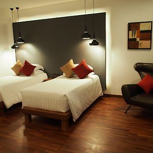 Bungalow Pool View Twin Beds
